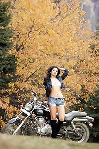 Pooja Bisht bikini & naked